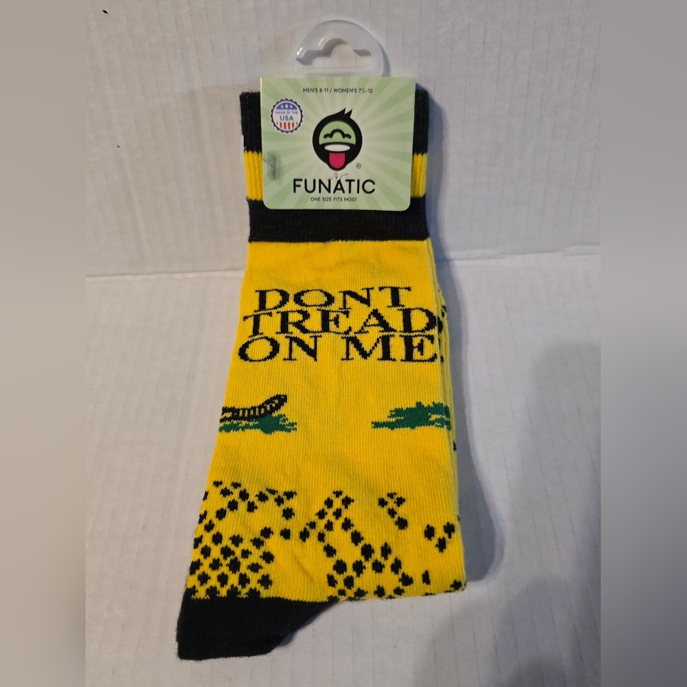 Don't Tread On Me Socks FUNATIC OSFM Men's 6-11 Women's 7.5-12 NWT Yellow Black
